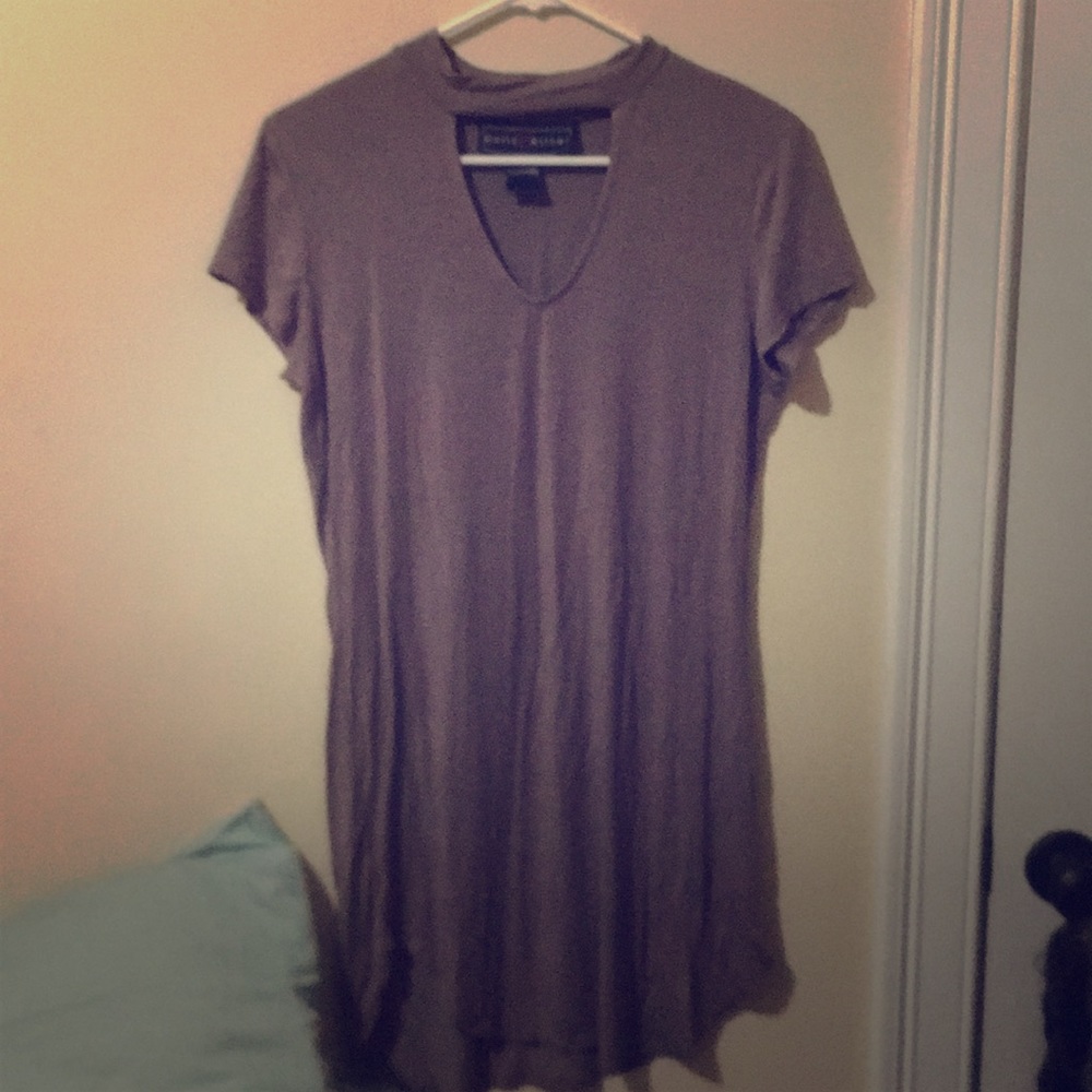 Key hole T-shirt dress